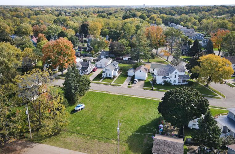 Empty Lot Near Milton Junction Eyed for Townhome-Style Apartments